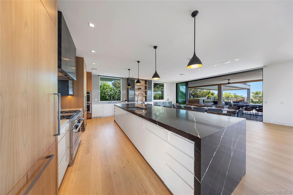 345 Dune Road - Photo 7