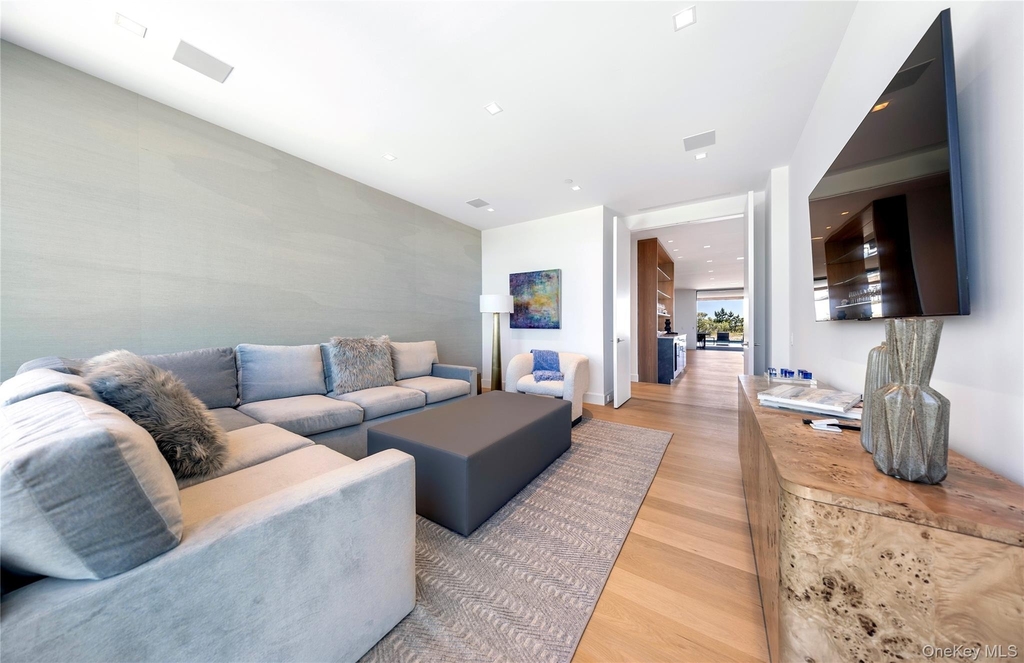 345 Dune Road - Photo 11