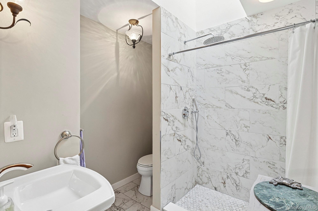 624 Noyack Road - Photo 10