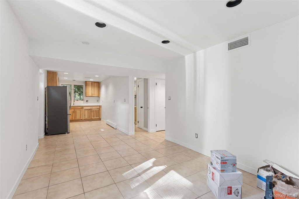 624 Noyack Road - Photo 5