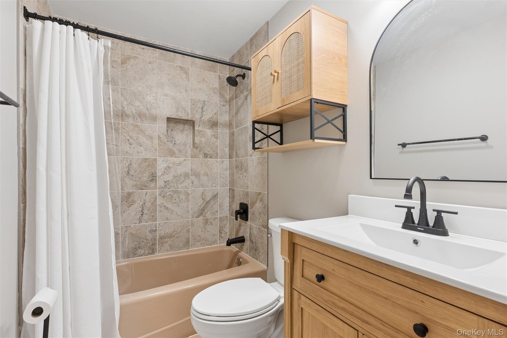 624 Noyack Road - Photo 9