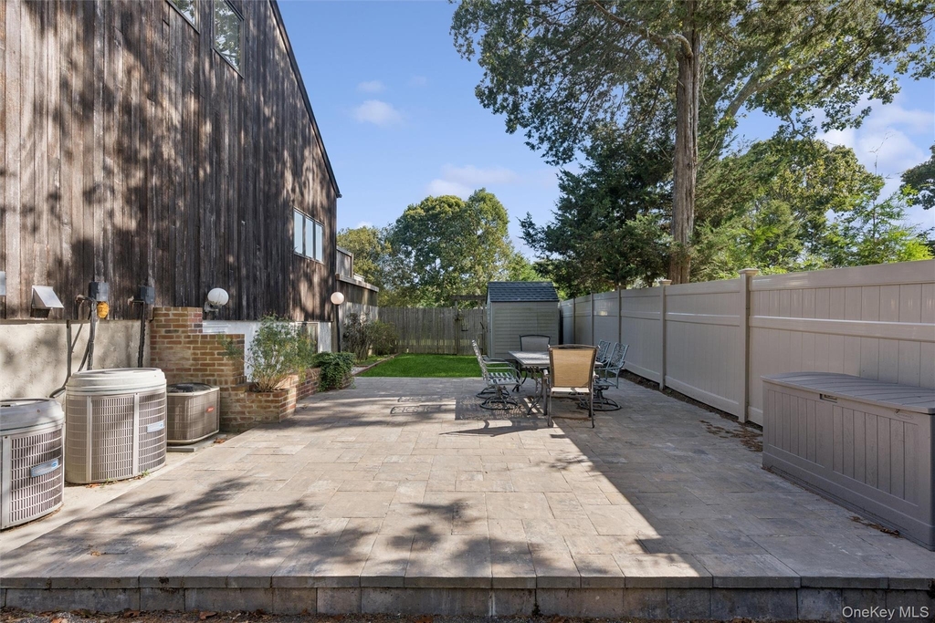 624 Noyack Road - Photo 1