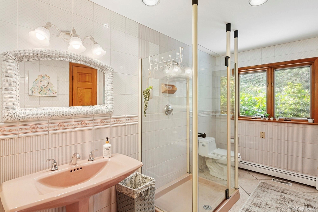 624 Noyack Road - Photo 4