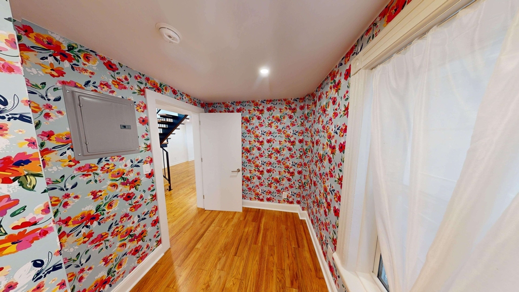 36-04 36th Avenue - Photo 17