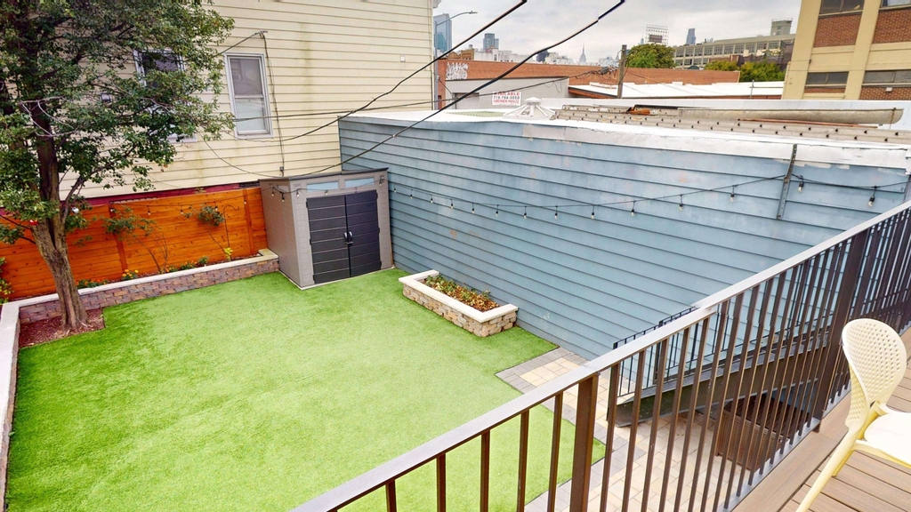 36-04 36th Avenue - Photo 2