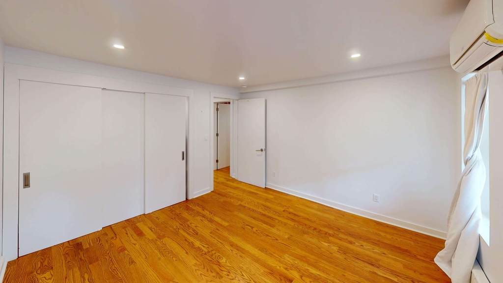 36-04 36th Avenue - Photo 18