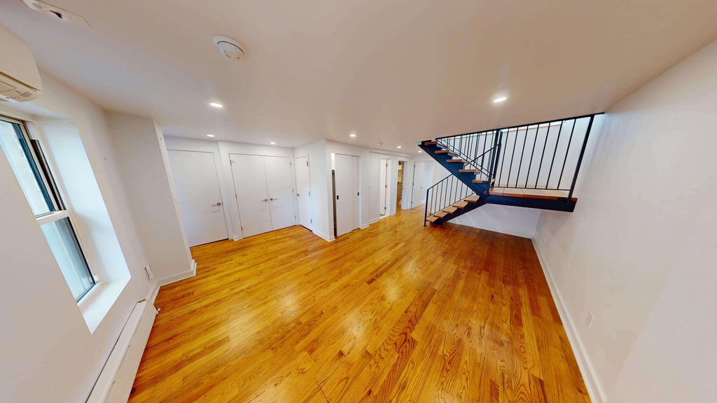 36-04 36th Avenue - Photo 15