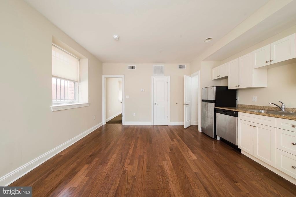 1304 Saint Paul Street - Photo 19