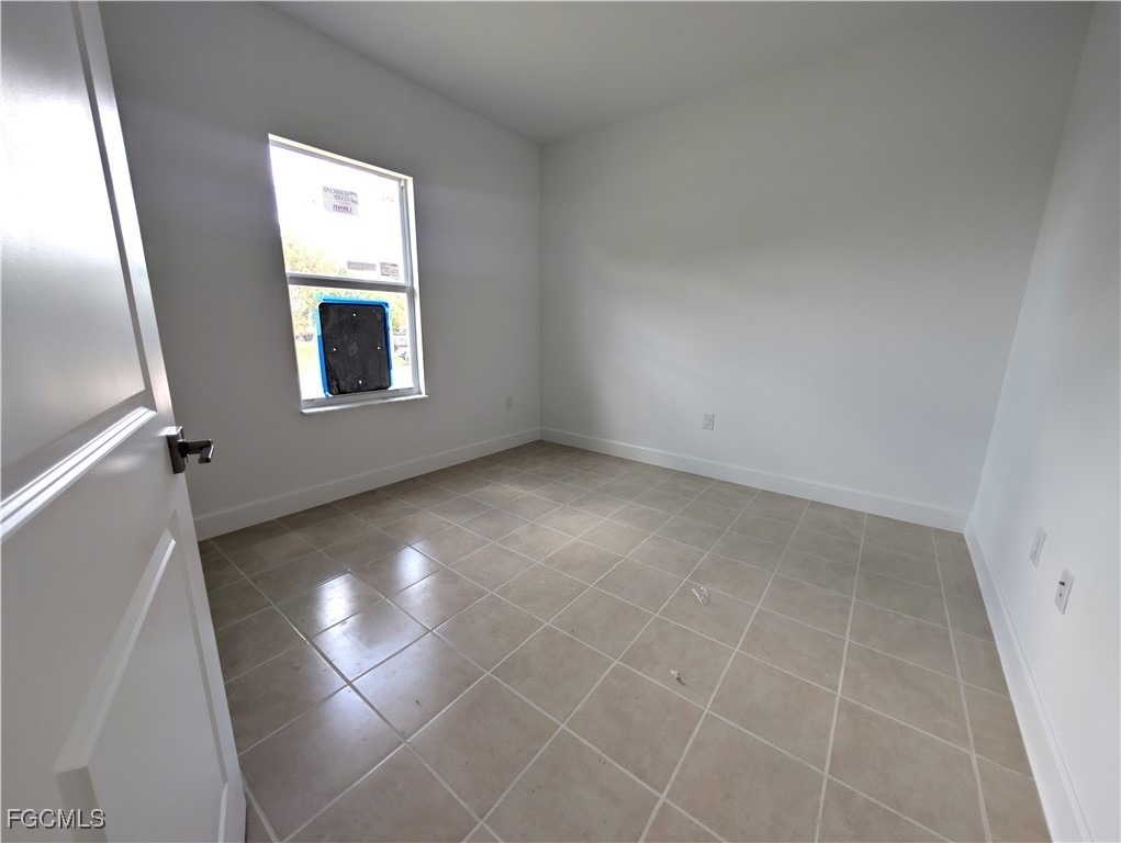 1103 Harold Avenue S - Photo 5