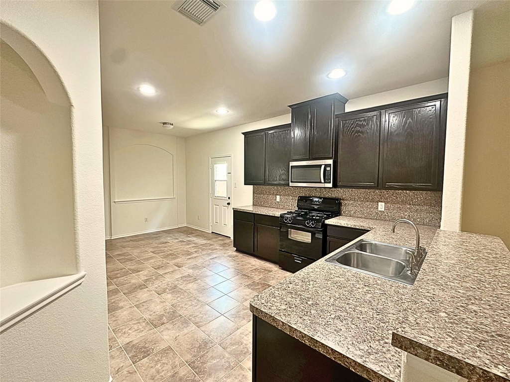 8218 Nagy Hill Street - Photo 4