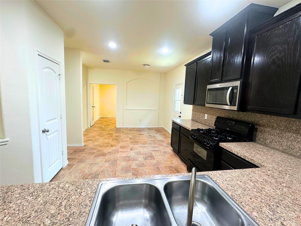 8218 Nagy Hill Street - Photo 3