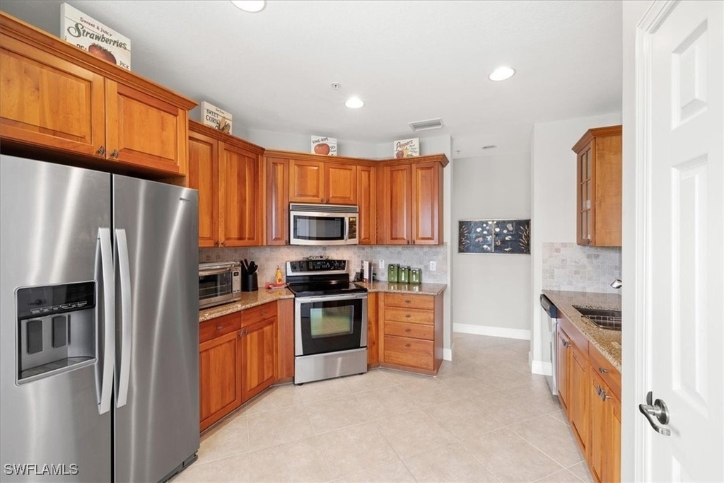 8051 Players Cove Drive - Photo 16