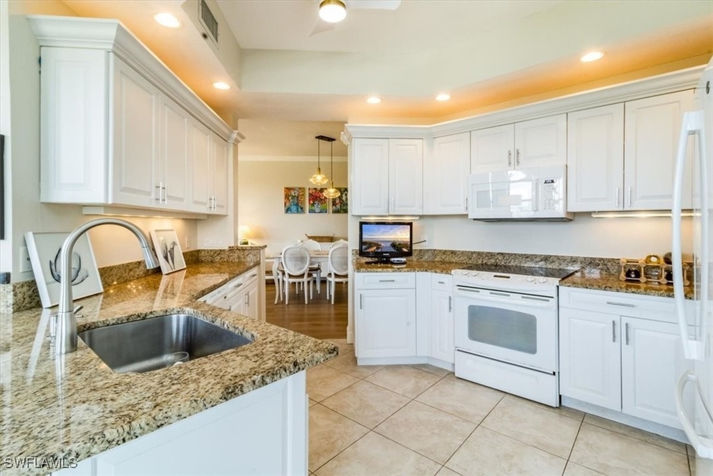 7040 Pelican Bay Boulevard - Photo 6