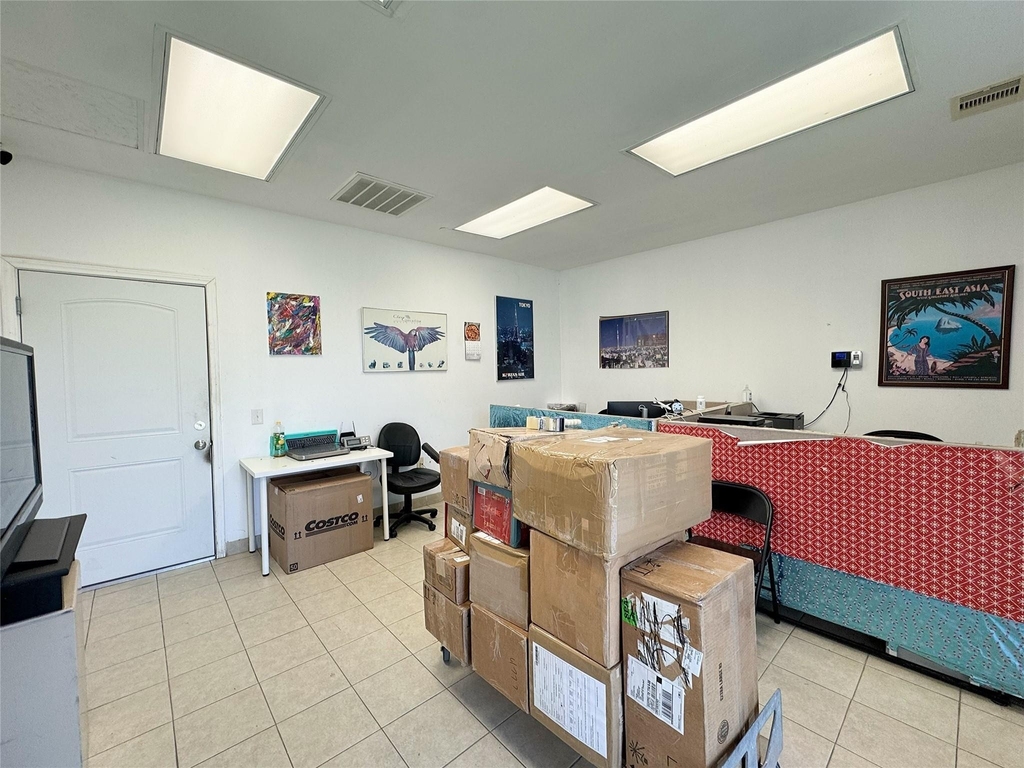 12317 Bellaire Boulevard - Photo 4