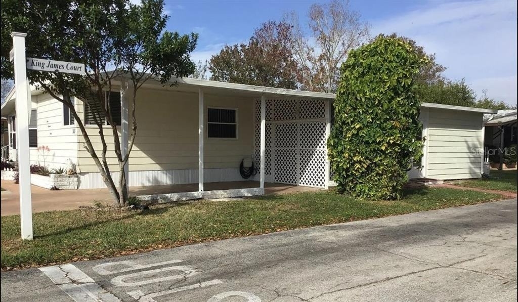 340 Windsor Drive - Photo 2