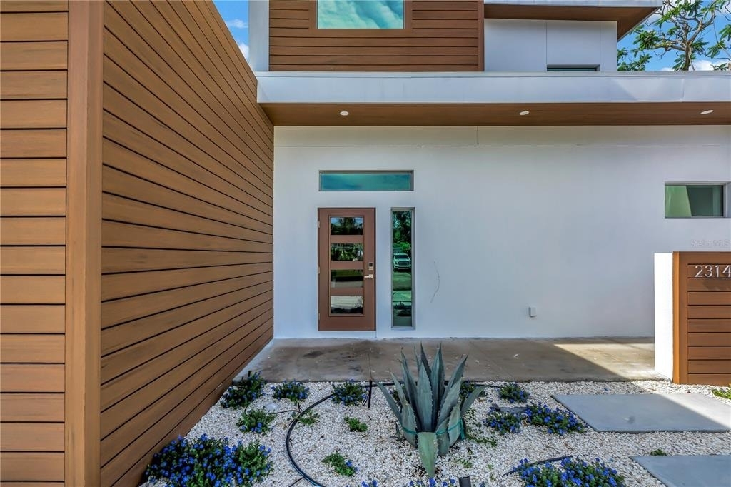 2314 Floyd Street - Photo 1