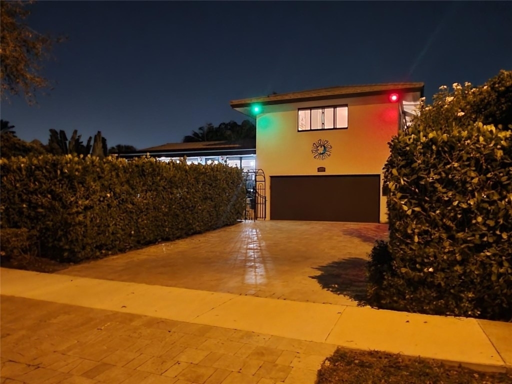 2009 Admirals Way - Photo 1