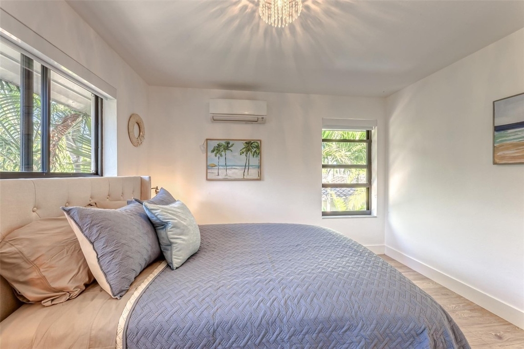 2009 Admirals Way - Photo 12