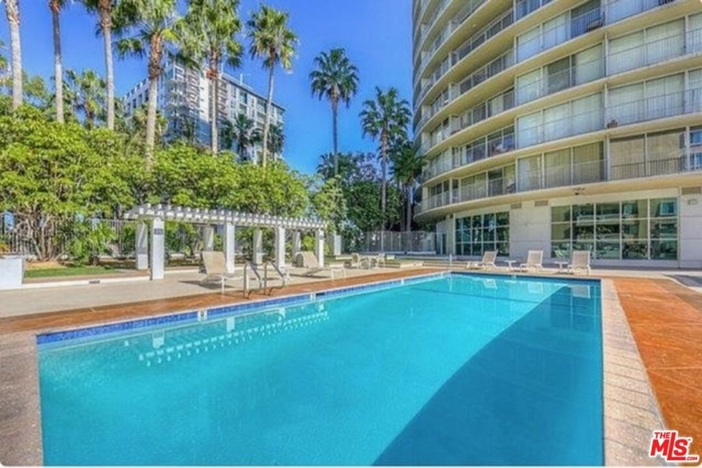 700 E Ocean Boulevard - Photo 5
