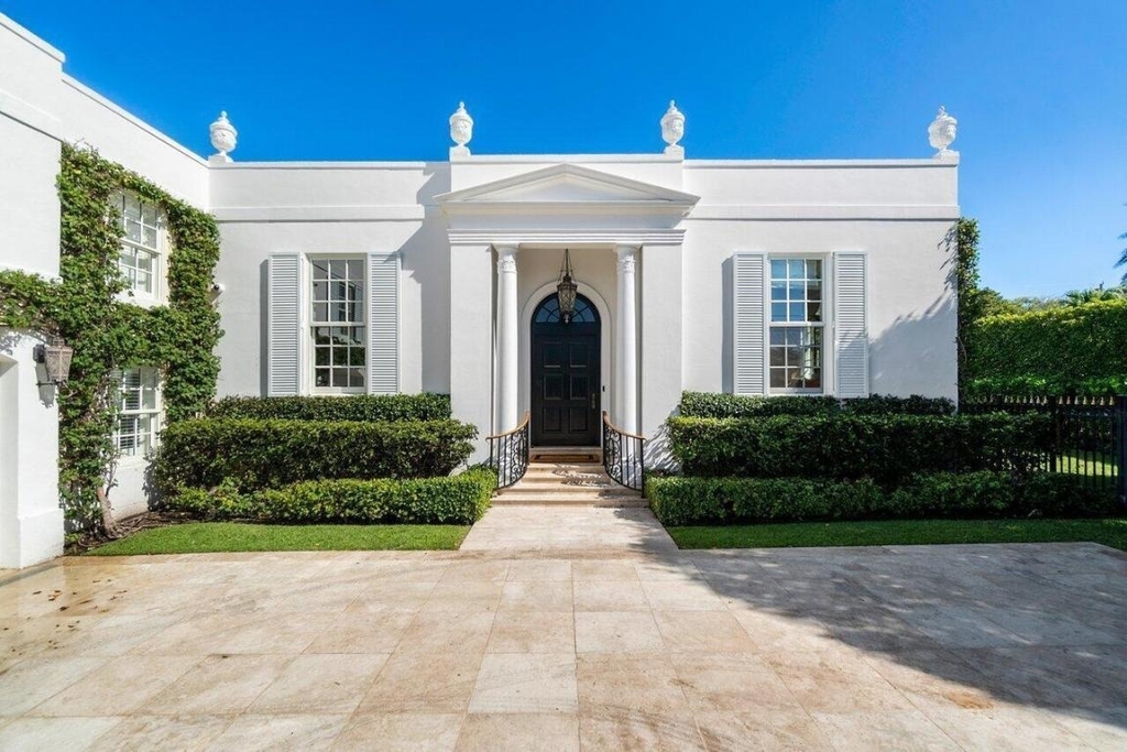 100 Regents Park Road - Photo 1