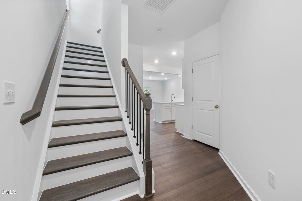 421 Deep Oak Drive - Photo 6