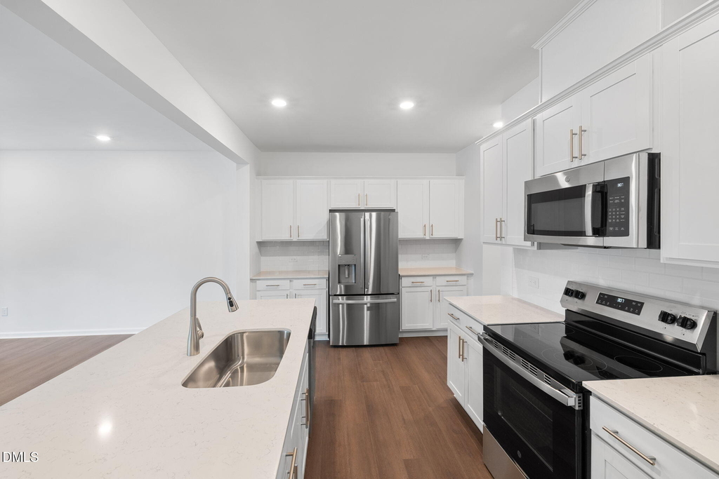 421 Deep Oak Drive - Photo 5