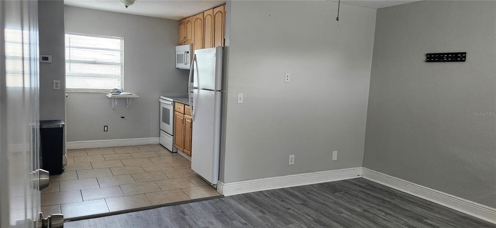 205 W Amelia Avenue - Photo 14
