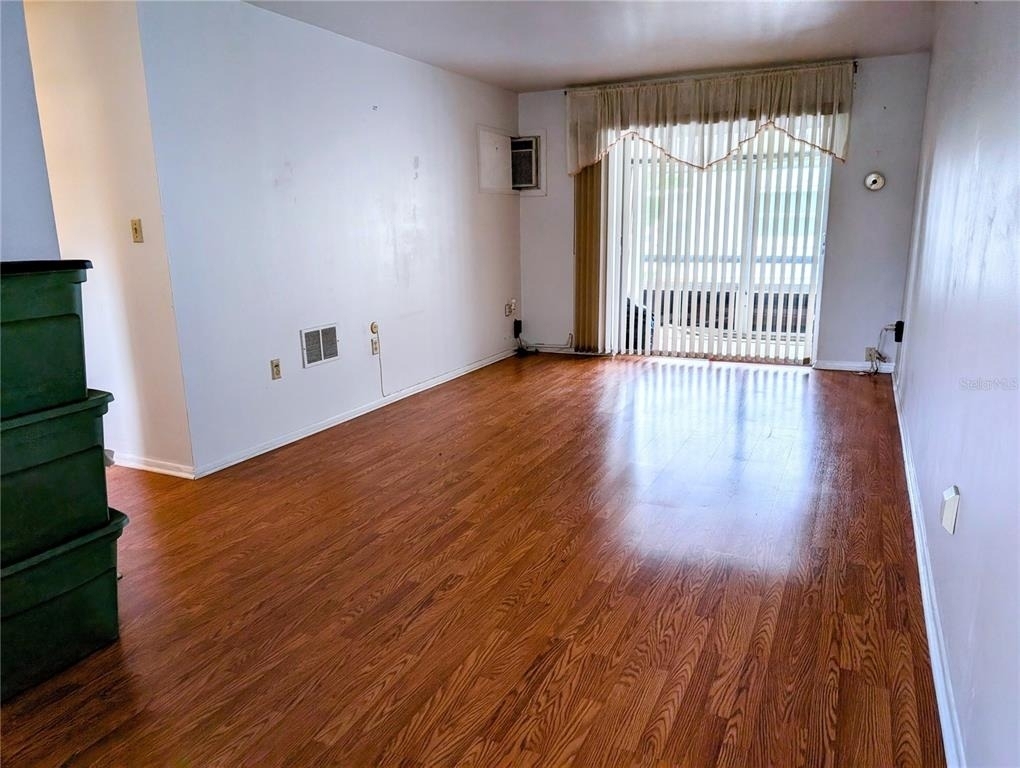 5908 17th Street W - Photo 3
