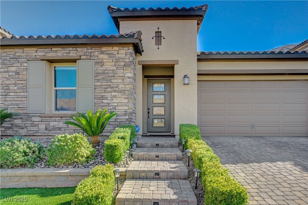 3943 Reyes Avenue - Photo 3