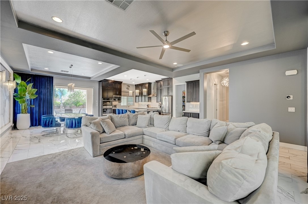 3943 Reyes Avenue - Photo 8