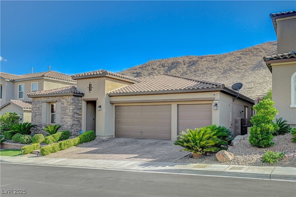 3943 Reyes Avenue - Photo 1