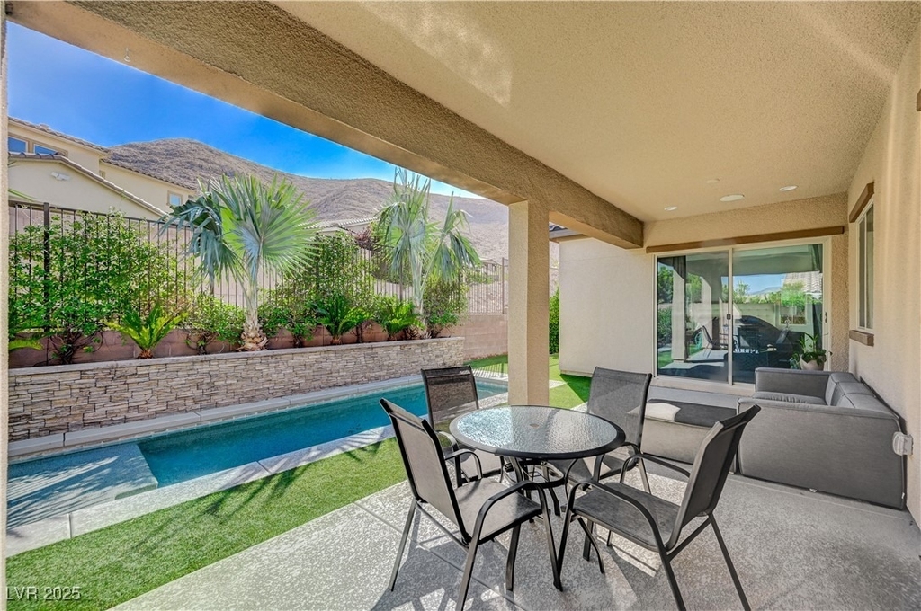 3943 Reyes Avenue - Photo 49