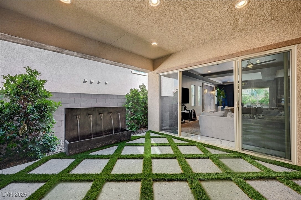3943 Reyes Avenue - Photo 46