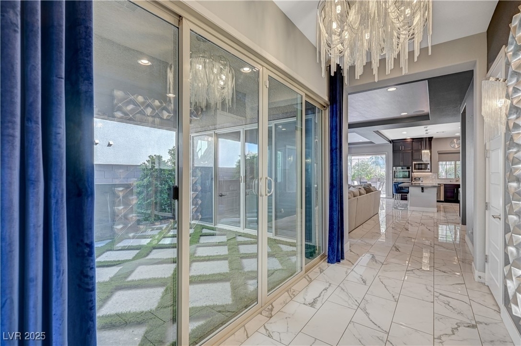 3943 Reyes Avenue - Photo 22