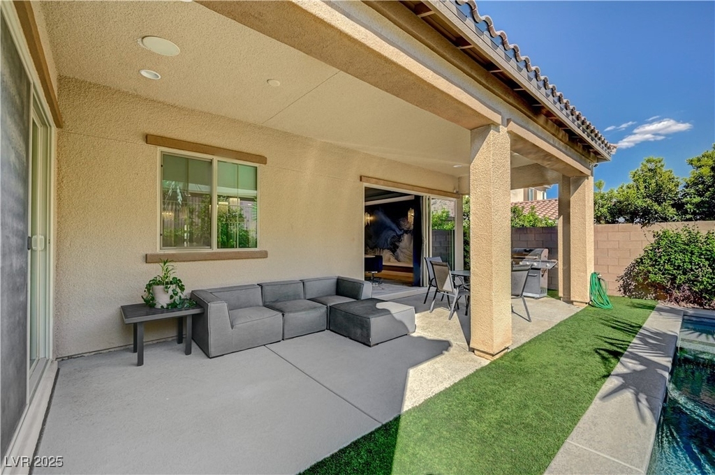 3943 Reyes Avenue - Photo 52