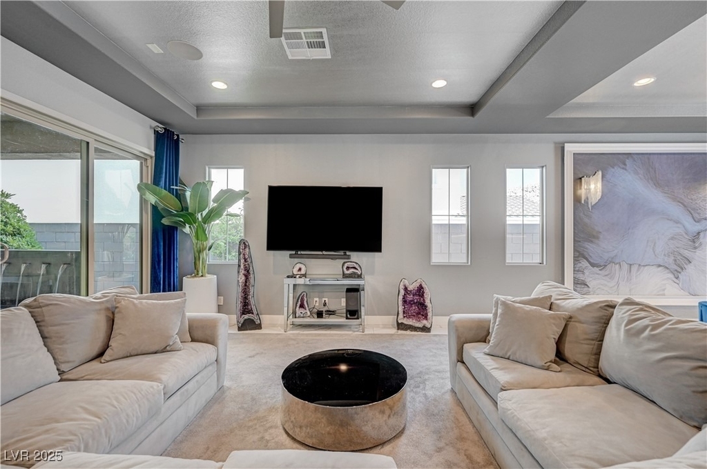 3943 Reyes Avenue - Photo 5