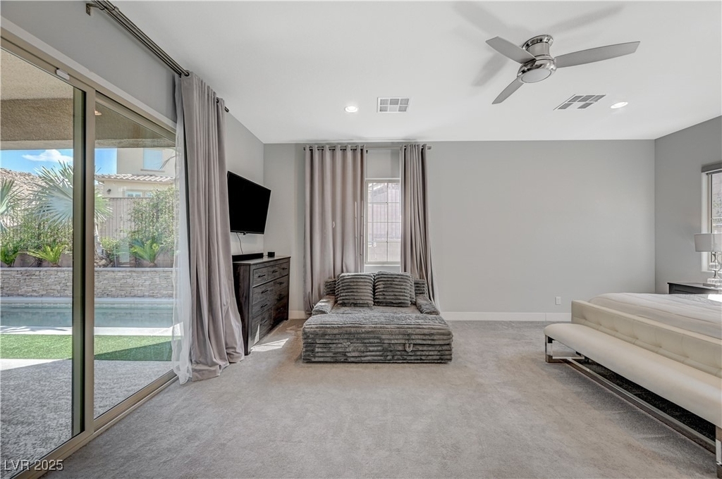3943 Reyes Avenue - Photo 38