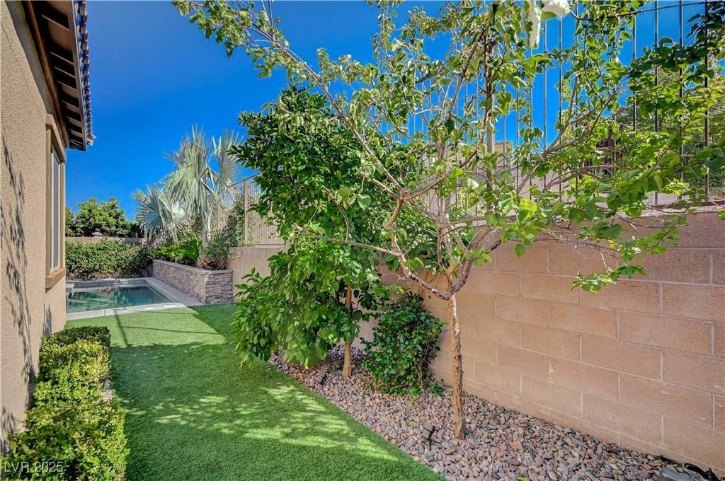 3943 Reyes Avenue - Photo 58