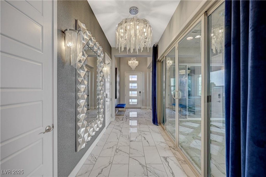 3943 Reyes Avenue - Photo 19