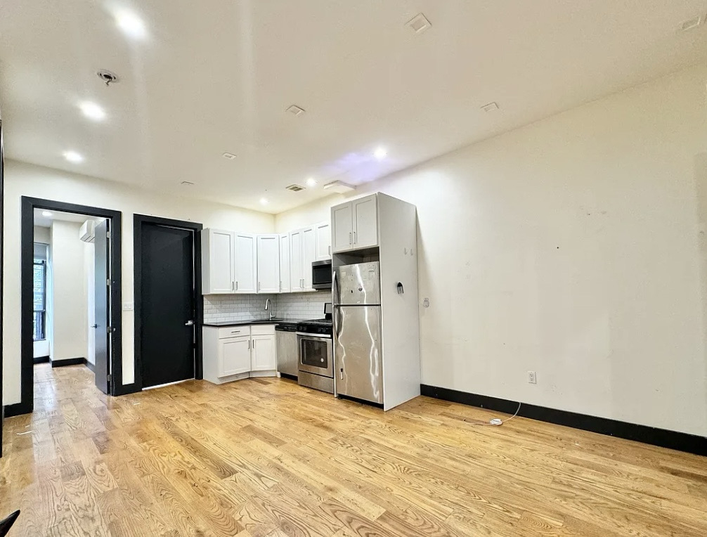 758 Putnam Avenue - Photo 6