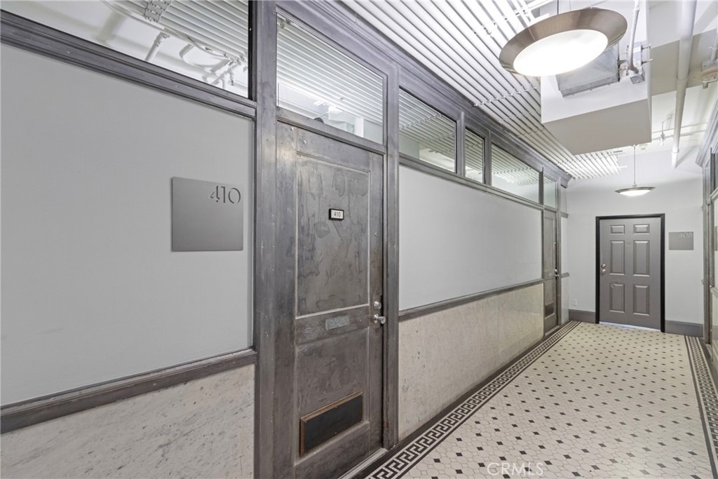 108 W 2nd Street - Photo 3
