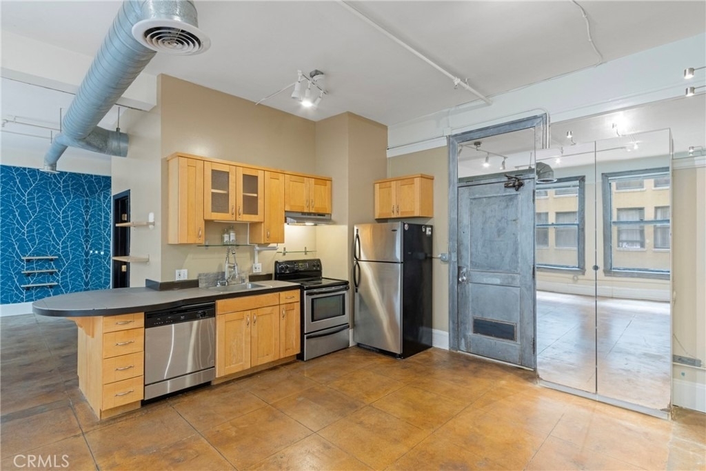 108 W 2nd Street - Photo 6
