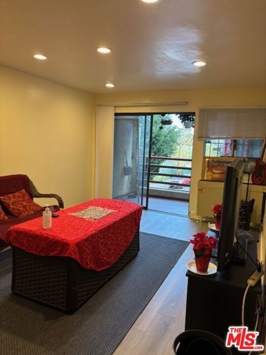 1119 Albany Street - Photo 3