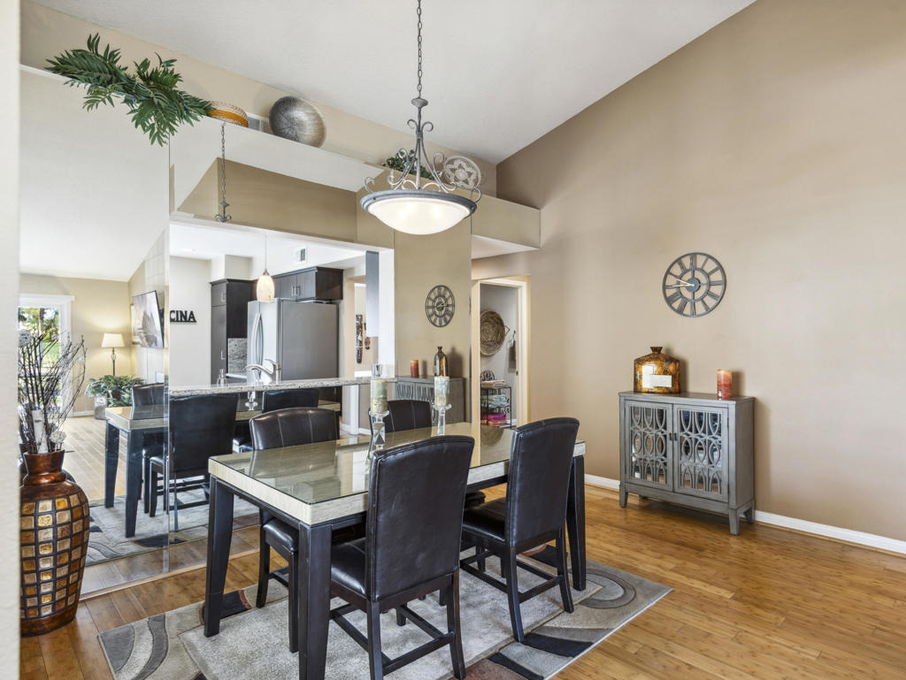 651 Vista Lago Circle N - Photo 4