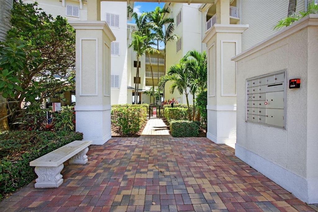 275 Nw Flagler Avenue - Photo 2