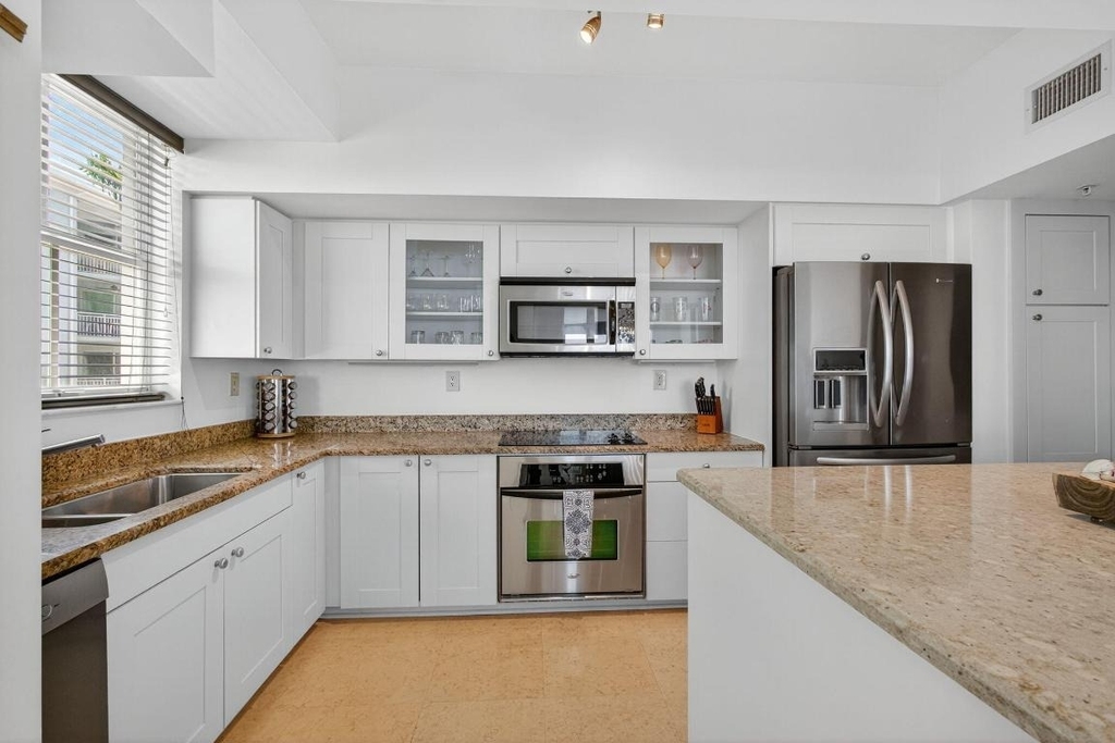 275 Nw Flagler Avenue - Photo 12