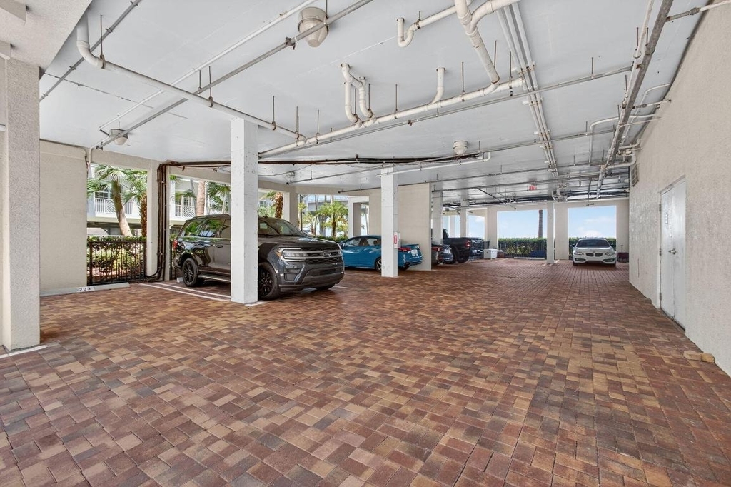 275 Nw Flagler Avenue - Photo 3