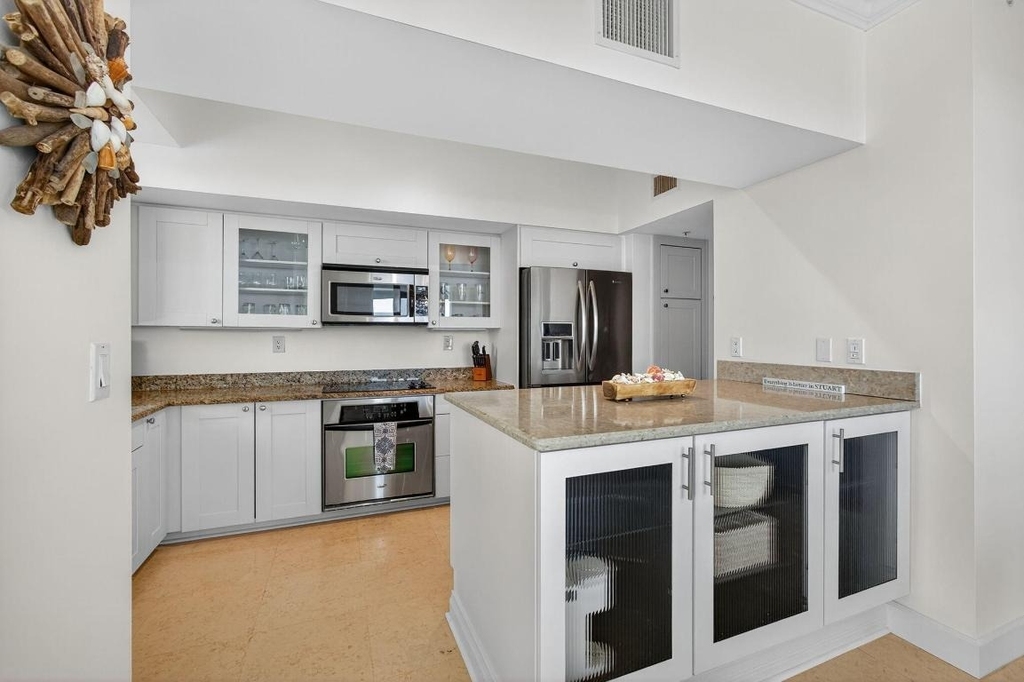 275 Nw Flagler Avenue - Photo 11