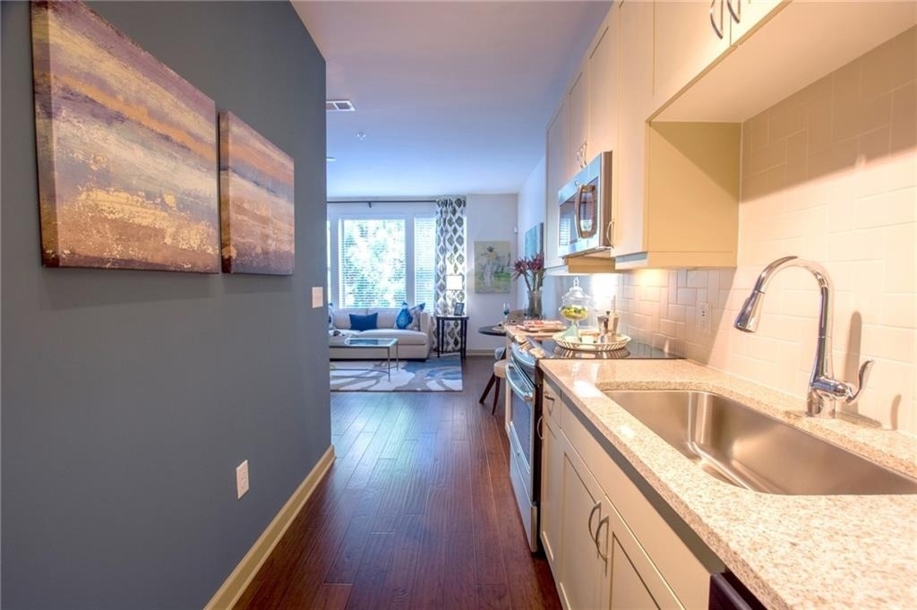 2420 Peachtree Road Nw - Photo 3