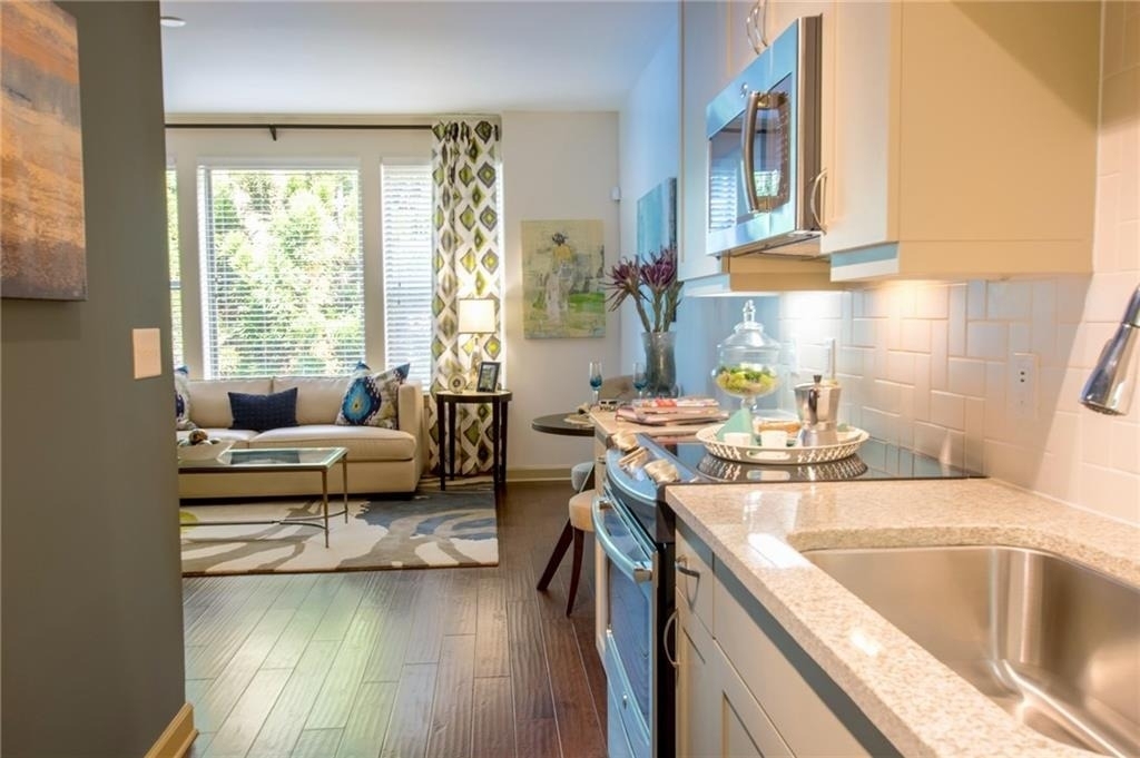 2420 Peachtree Road Nw - Photo 2
